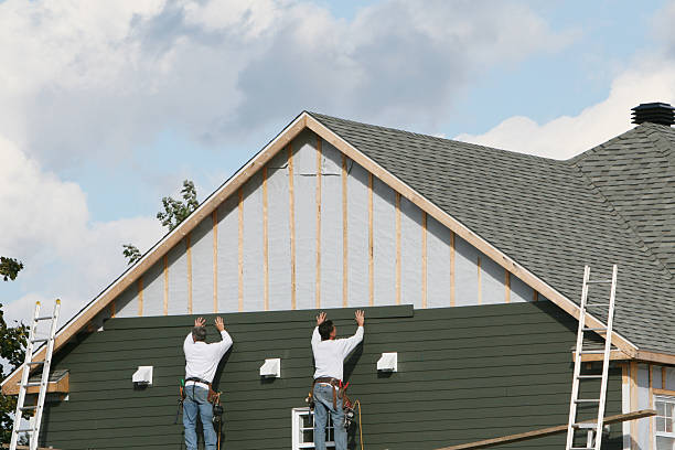 Professional Siding Installation technician working in Hamilton, IN